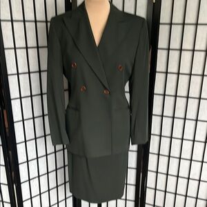 Evan Picone Chic Double-Breasted Green Suit 8